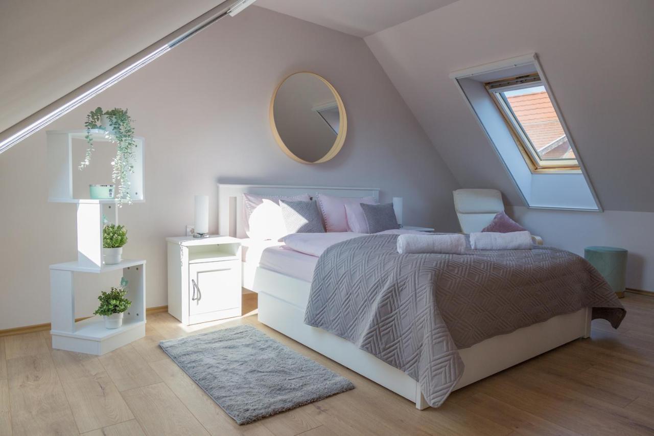 Piros Vendeghaz Villa Tihany Buitenkant foto