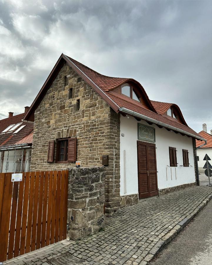 Piros Vendeghaz Villa Tihany Buitenkant foto